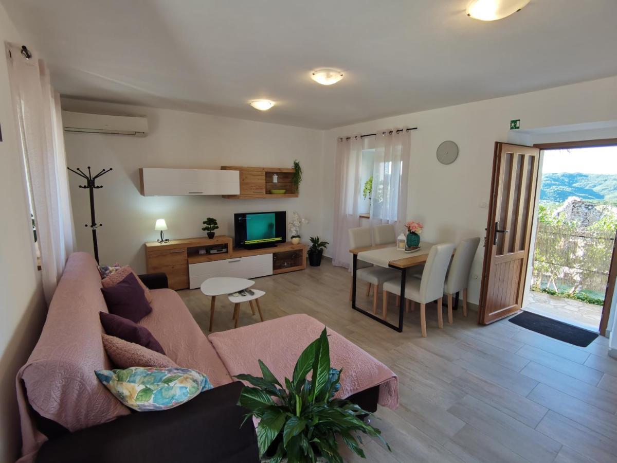 Jasmina Apartment Hum Eksteriør bilde